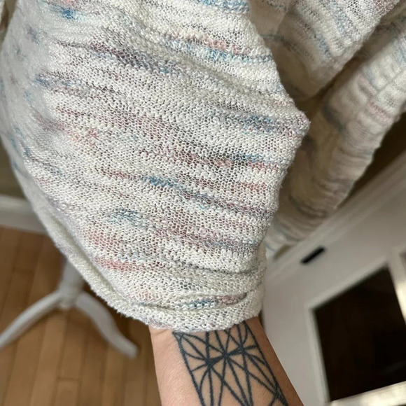 URBAN OUTFITTERS Kimchi Blue Wrap Front Crossover Sweater Size Large - Picture 6 of 9